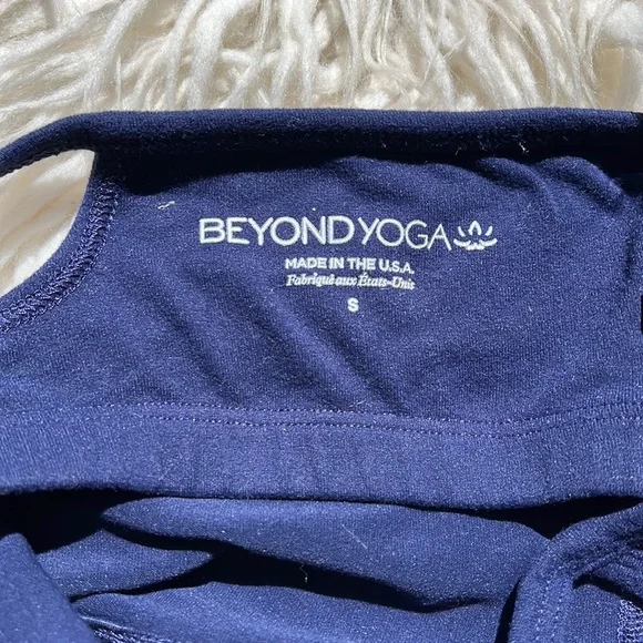 Beyond Yoga Navy Blue Cropped Tank Sports Bra - Picture 3 of 5